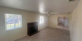 Move in Ready in  Hanford 3 bedroom, 1 bath with large yard! Gallery 3