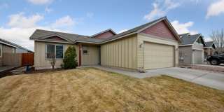 Charming home in Southwest Redmond Gallery 1