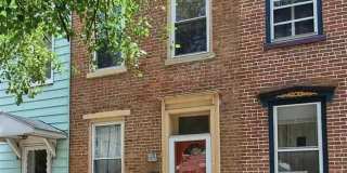 Spacious 3 Bedroom on 2nd Gallery 1