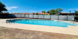 Desert Atrium - Studios, 1 Bedrooms and 2 Bedrooms in Great Location! Community Pool! Gallery 3