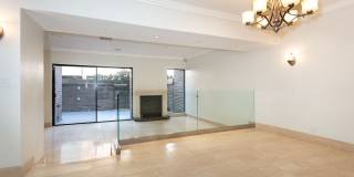 9323 Burton Way Gallery 4