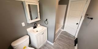Charming 3 Bedroom Home with Screened Porch and 2 Car Garage Gallery 11