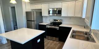 Newer Duplex in Deer Park 3bed, 2.5 bath Gallery 1