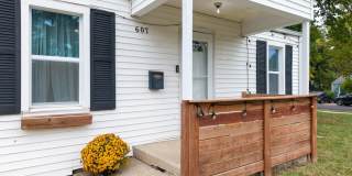 Adorable Cape Cod Charmer Available For Rent! Gallery 3