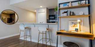 The Cosmopolitan Gallery 12