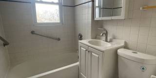 Beautiful and spacious 2 Bedroom 1 Bath house in Lansing, IL MUST SEE Gallery 11