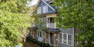 525 East Apartments Gallery 53