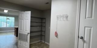 Spacious 4 Bedroom in South Crestview Gallery 17