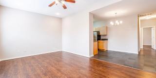 40 E Maple Street #3 Fayetteville, AR- 2 Bedroom / 2 Bathroom Townhome - ASK ABOUT OUR CASHLESS SECURITY DEPOSIT OPTION Gallery 1