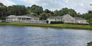 241 SW LAKE FOREST Way Gallery 3