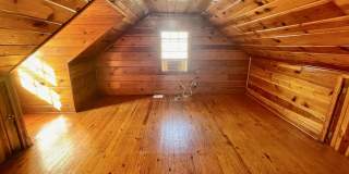 Very Unique 5 Bedroom Home on Large Lot Gallery 51