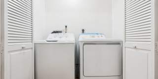 1223 SPRUCE Street Gallery 9