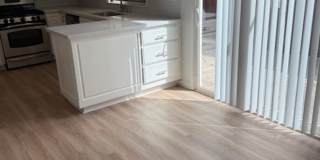 Adorable Upgraded Condo Near Downtown Gallery 14