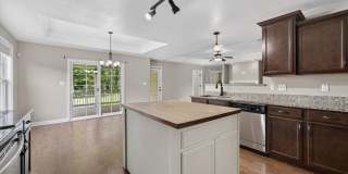 Pet Friendly Four Bedroom! Gallery 17