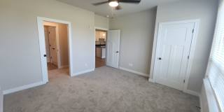 880 N Main Gallery 15