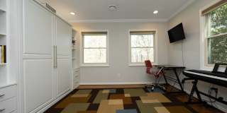 Beautifully renovated large home in CHCCS school district! Available mid-June! Gallery 38