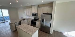 Room in 2 Bedroom Home at Cleburne Ave Gallery 13