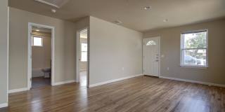 UT PRE LEASE: 2009 Remodeled 6 Bed / 3 Bath, Wood & Stained Concrete Floors, Custom High End Kitchen and Bathrooms, Just North of UT Gallery 12