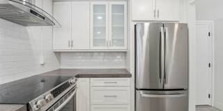 Beautiful 2-bedroom, 2-bathroom home nestled in the vibrant heart of Scottsdale. ALL UTILITIES INCLUDED! Gallery 1