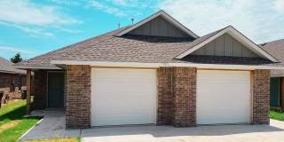 Brand-New 2 Bed / 2 Bath Duplex with Garage & Fenced Yard Gallery 1