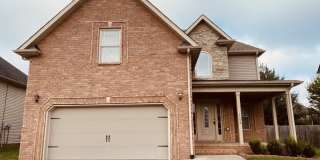 Spacious 4-Bedroom Home with Fenced Backyard Near Fort Campbell Gallery 1
