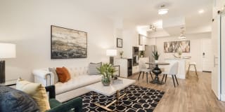 Magnolia Square Gallery 7