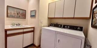 Spacious Garden-level Condo with Kitchenette in North Boulder Gallery 24