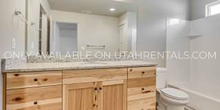 76 W 400 S Gallery 24