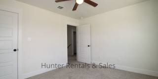 Upscale Three-bedroom Townhome! Gallery 22