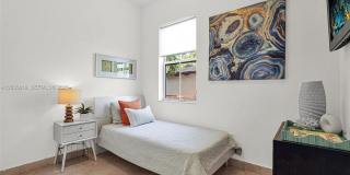 2143 N Bay Rd Gallery 42