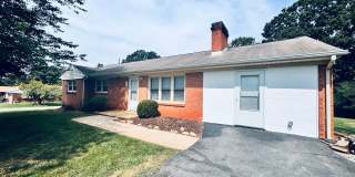 Brick Ranch in Forest Gallery 1
