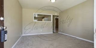 SPRING SPECIAL: 1/2 OFF FIRST MONTHS RENT - Two Bedroom Ranch Duplex in Columbia! Gallery 5