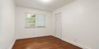 Heart of Chapel Hill! Roosevelt is ready for you!  4 bedrooms/3 bathrooms Gallery 9