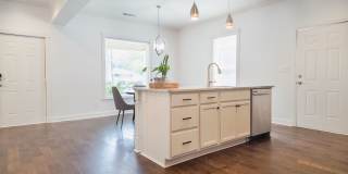 Spacious 4/3.5 w/ Master on Main and Fully Fenced Backyard! Gallery 20