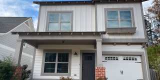 Spacious 3 bedroom home with garage and fenced backyard! Gallery 1