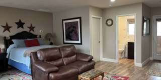 FOR RENT - FURNISHED SHORT TERM STUDIO LOCATED ON A RANCH Gallery 1