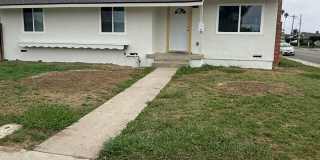 Charming 3bed 2bath house Gallery 1
