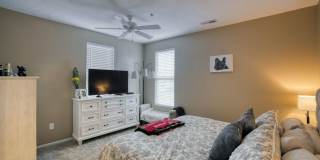 Two Bedroom with Garage near Grandview Gallery 10