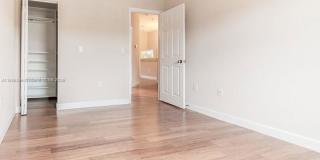1024 Northeast 207th Terrace Gallery 10