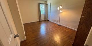 317 W SEMINARY Avenue Gallery 19