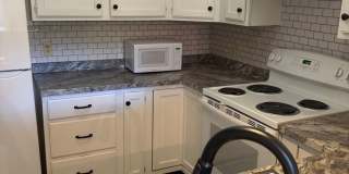 Prime low maintenance Williamsburg rental location! Gallery 3