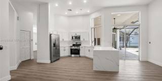 2611 Oakbrook Court Gallery 1