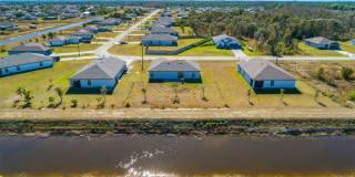 NOW AVAILABLE - 3/2 with 2 Car Garage in Mirror Lakes! Gallery 6