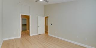 CHARMING 2 BEDROOM TOWNHOME IN SOUTHERN HIGHLANDS Gallery 17