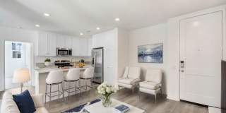 Coming Soon! Modern 2 Bed, 2 Bath Condo in Prime Ontario Location. Gallery 9