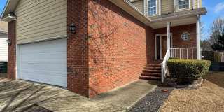 Charming 3 Bed 2.5 Bath Home in Gated Community Gallery 1