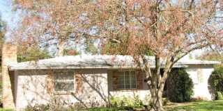 3 Bedroom / 2 Bathroom Home with 2-Car Garage and Spacious Yard Gallery 25