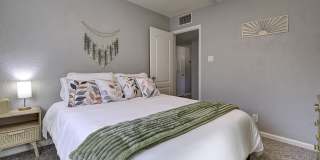 1027 W 19TH Street Gallery 54