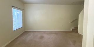 Beautiful 3 Bedroom 2.5 Bath Townhome in Lakeside Village!! Gallery 11