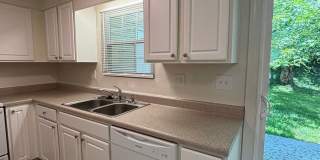 2 Bedroom, 1.5 Bath Townhouse Gallery 7